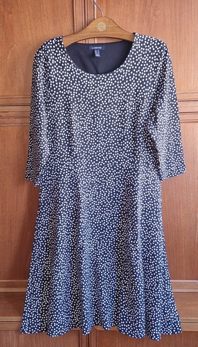 Schickes kleid von - ,
